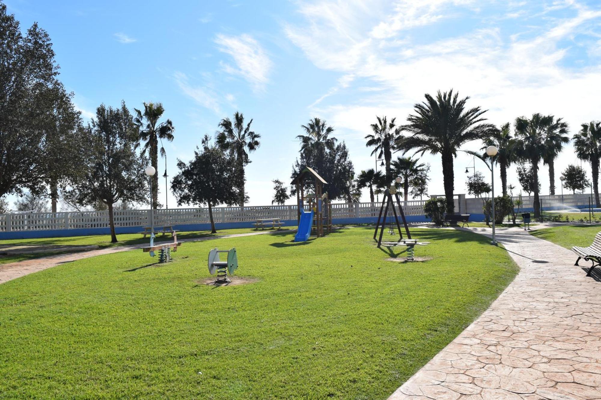 Luxurious Spacious Three Bedroom Apartment On Beachfront Almerimar Exteriér fotografie