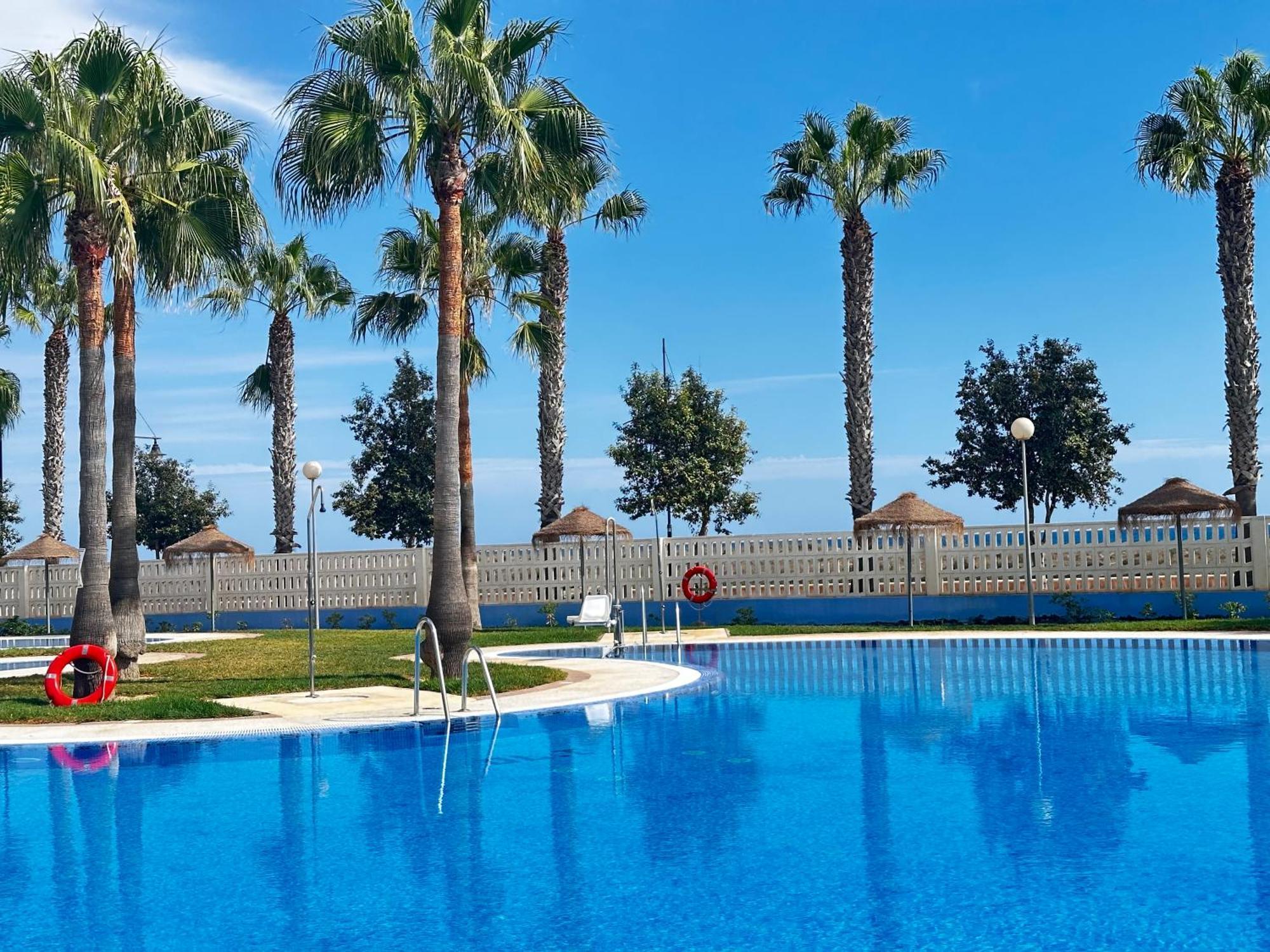 Luxurious Spacious Three Bedroom Apartment On Beachfront Almerimar Exteriér fotografie